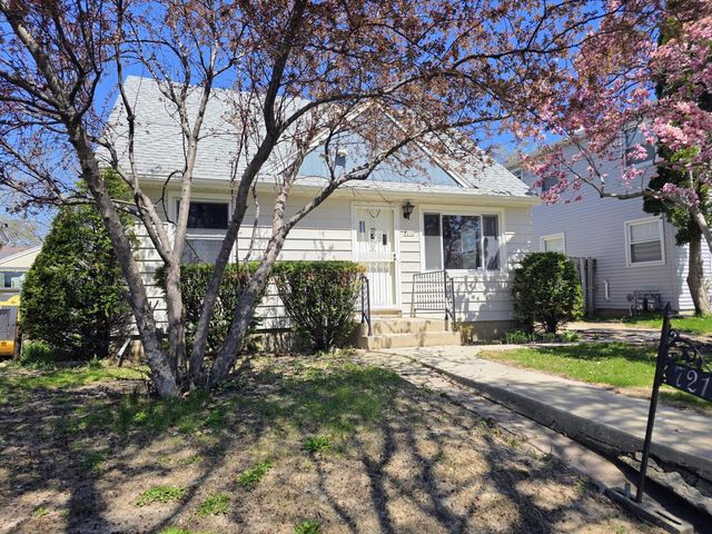 7212 W Silver Spring DRIVE, Milwaukee, WI 53218