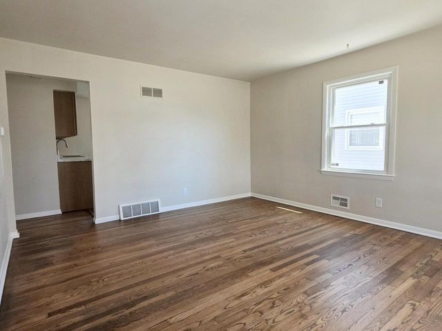 7212 W Silver Spring DRIVE, Milwaukee, WI 53218