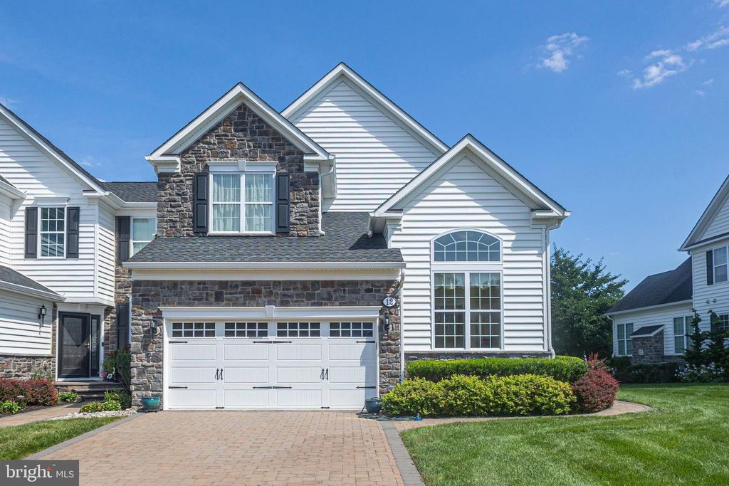 12 BROWN LN, NEWTOWN, PA 18940 — exterior