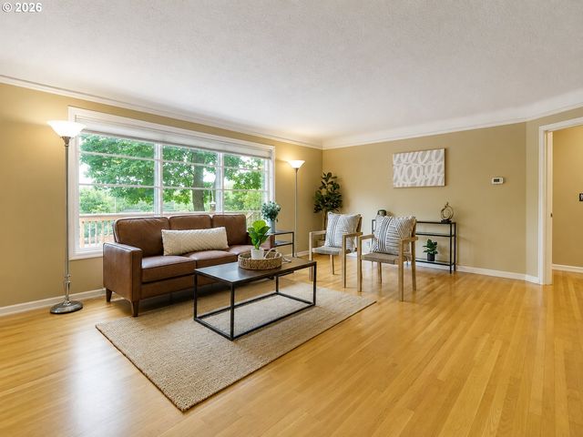 6470 Sw OLD SCHOLLS FERRY Rd, Portland, OR 97223