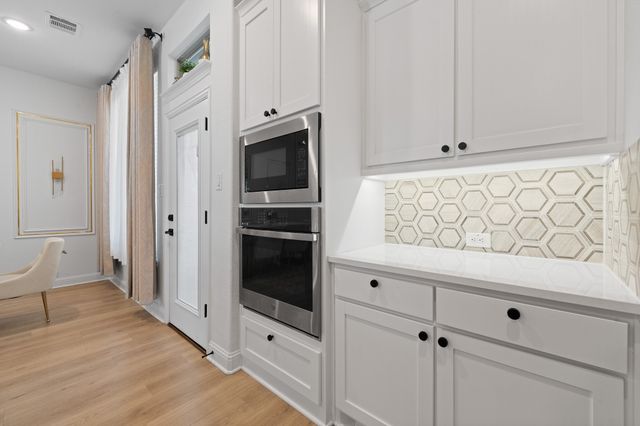 2603 Thornhill Lane, Mansfield, TX 76084