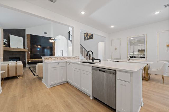 2603 Thornhill Lane, Mansfield, TX 76084