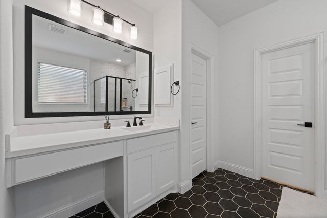 2603 Thornhill Lane, Mansfield, TX 76084