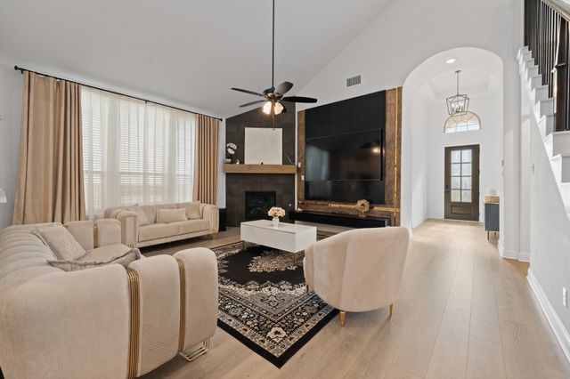 2603 Thornhill Lane, Mansfield, TX 76084