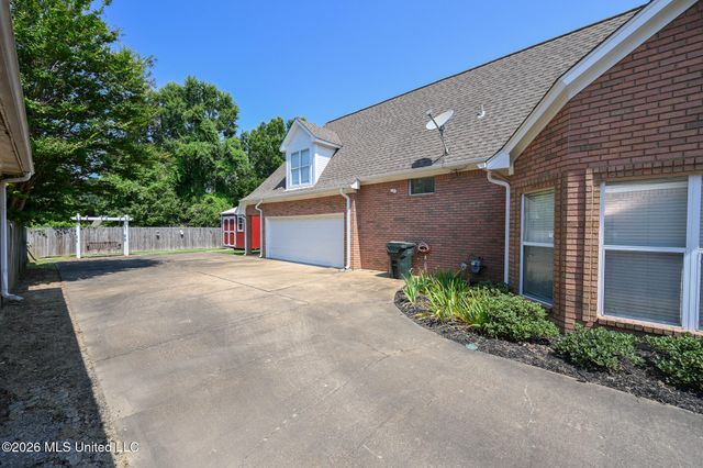 7169 N Swinnea Ridge, Southaven, MS 38671