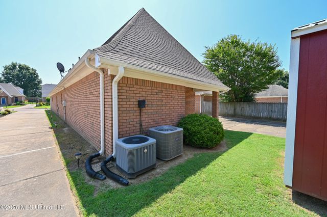 7169 N Swinnea Ridge, Southaven, MS 38671