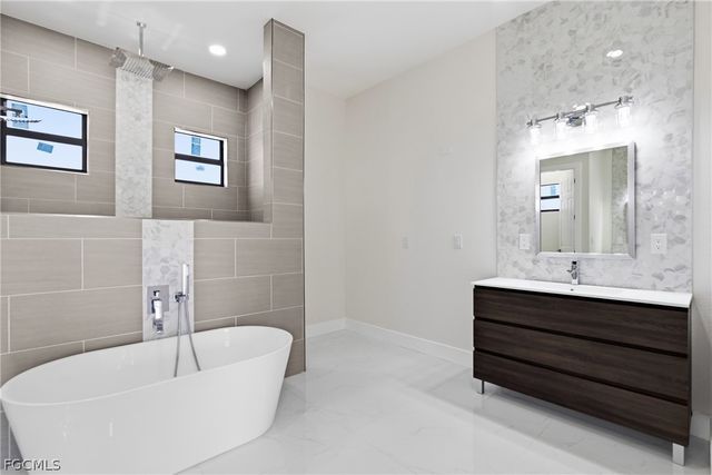 2100 NW 21st ST, Cape Coral, FL 33993