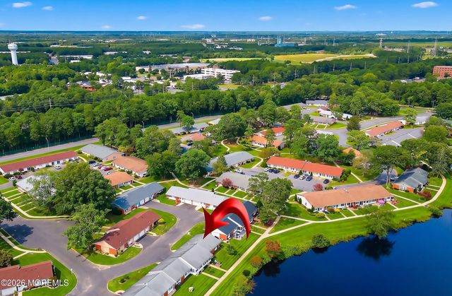 675D New Castle Court, Lakewood, NJ 08701