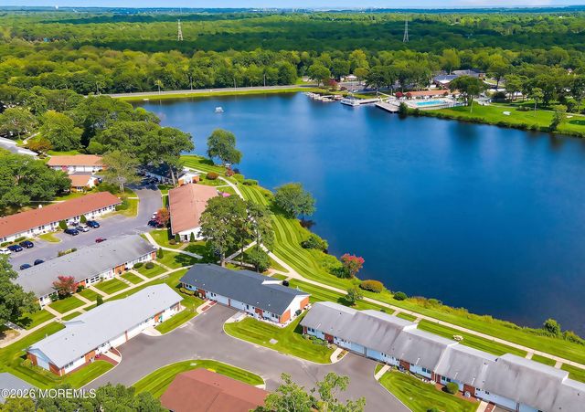 675D New Castle Court, Lakewood, NJ 08701