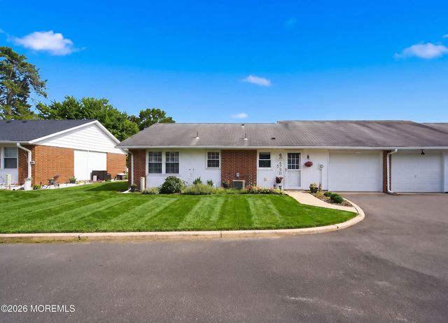 675D New Castle Court, Lakewood, NJ 08701