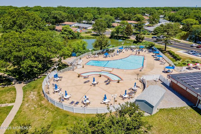 675D New Castle Court, Lakewood, NJ 08701