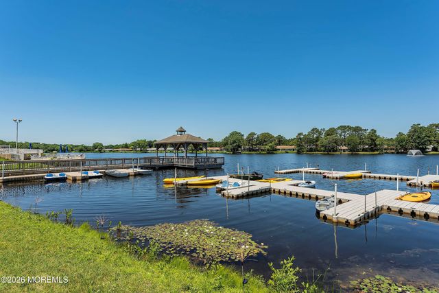 675D New Castle Court, Lakewood, NJ 08701