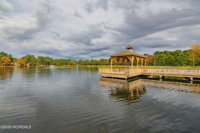 675D New Castle Court, Lakewood, NJ 08701