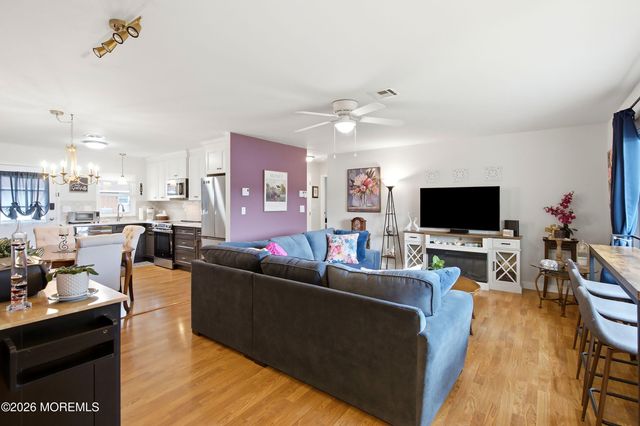 675D New Castle Court, Lakewood, NJ 08701
