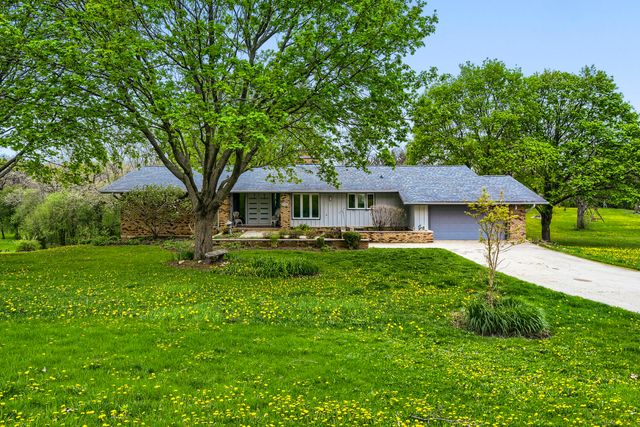 6500 Rowland Road, Huntley, IL 60142