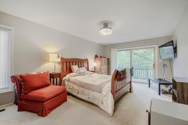 6500 Rowland Road, Huntley, IL 60142