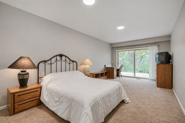 6500 Rowland Road, Huntley, IL 60142
