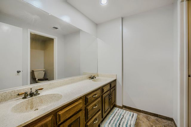 6500 Rowland Road, Huntley, IL 60142