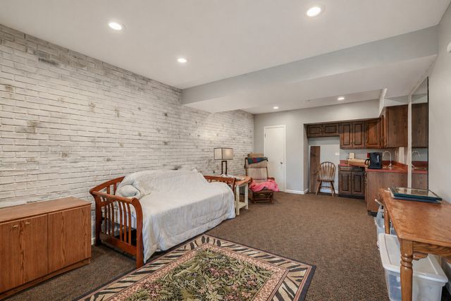 6500 Rowland Road, Huntley, IL 60142