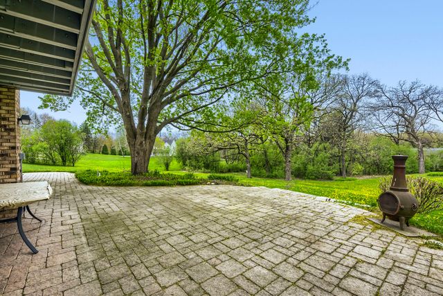 6500 Rowland Road, Huntley, IL 60142