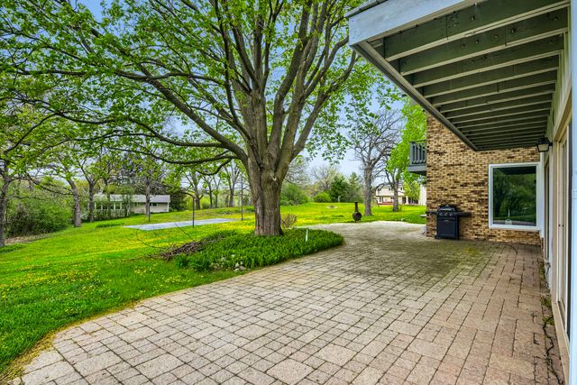 6500 Rowland Road, Huntley, IL 60142