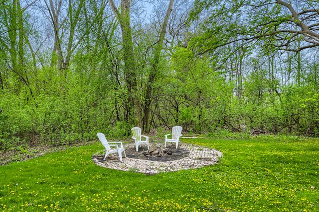 6500 Rowland Road, Huntley, IL 60142