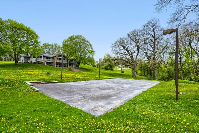 6500 Rowland Road, Huntley, IL 60142