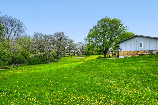 6500 Rowland Road, Huntley, IL 60142