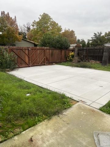 2401 Claridge Ln, Stockton, CA 95210