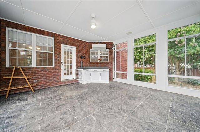844 Greenfield LN, Chesapeake, VA 23322