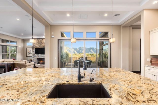 368 W Echo Point Place, Oro Valley, AZ 85755