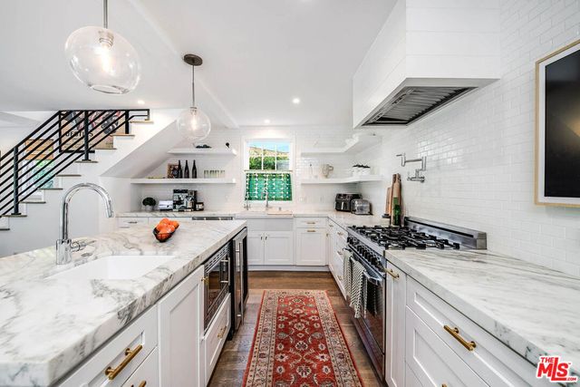 4836 Placidia Avenue, Toluca Lake, CA 91601