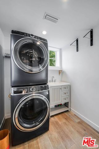 4836 Placidia Avenue, Toluca Lake, CA 91601