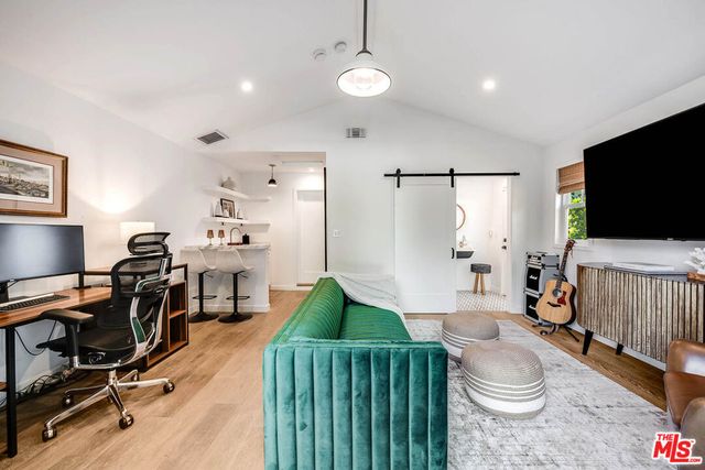 4836 Placidia Avenue, Toluca Lake, CA 91601