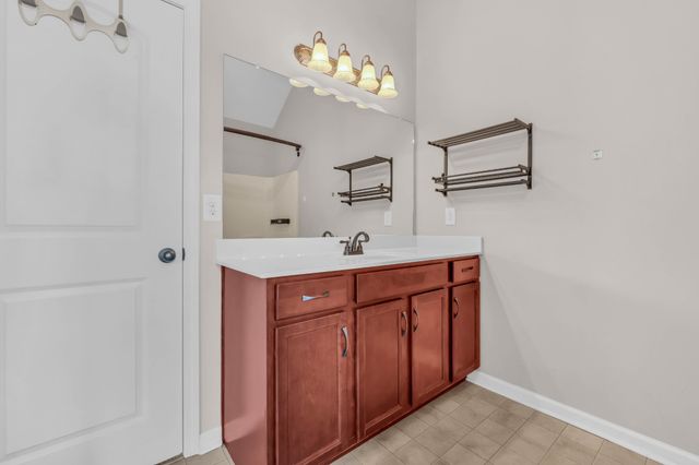 420 Chestnut Grove Way, Clarksville, TN 37042