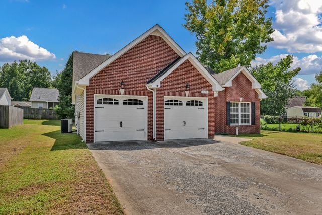420 Chestnut Grove Way, Clarksville, TN 37042