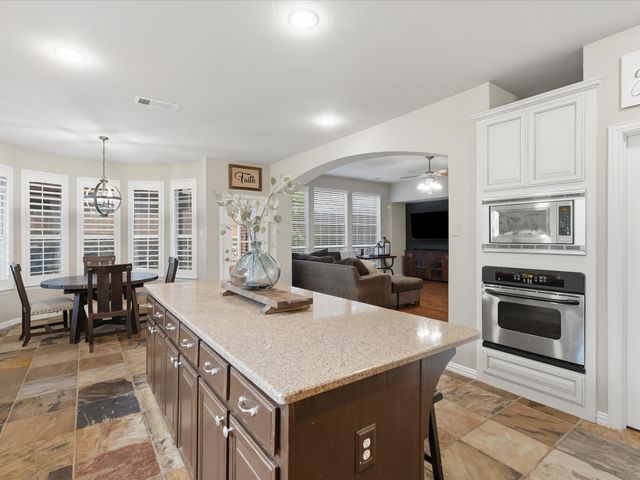 8330 Thatcher Road, Lantana, TX 76226