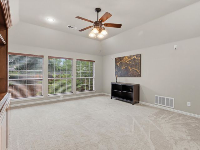 8330 Thatcher Road, Lantana, TX 76226