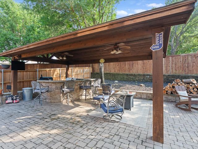 8330 Thatcher Road, Lantana, TX 76226