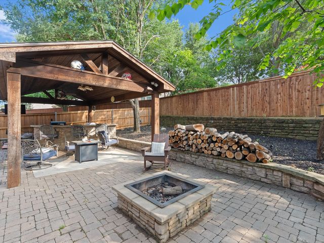 8330 Thatcher Road, Lantana, TX 76226