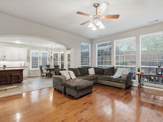 8330 Thatcher Road, Lantana, TX 76226