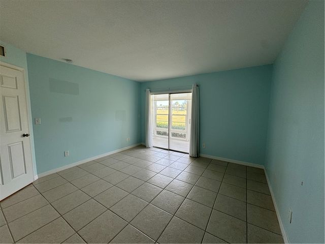 55 Woodland Drive 102, Vero Beach, FL 32962