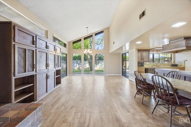 7700 Las Cruces Avenue, Bakersfield, CA 93309