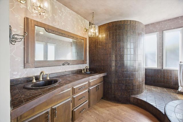 7700 Las Cruces Avenue, Bakersfield, CA 93309