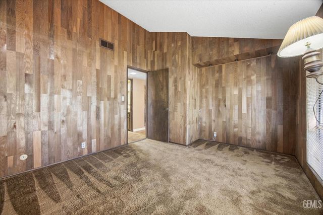 7700 Las Cruces Avenue, Bakersfield, CA 93309