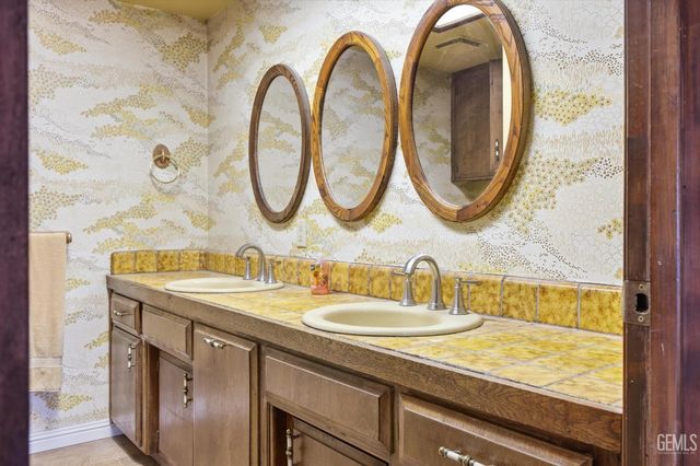 7700 Las Cruces Avenue, Bakersfield, CA 93309