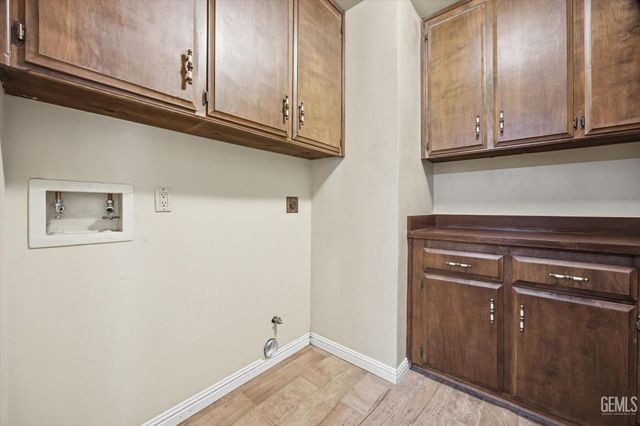 7700 Las Cruces Avenue, Bakersfield, CA 93309