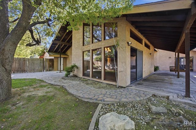 7700 Las Cruces Avenue, Bakersfield, CA 93309