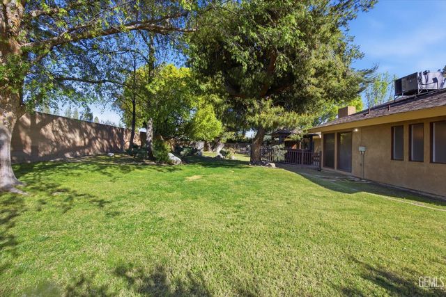 7700 Las Cruces Avenue, Bakersfield, CA 93309