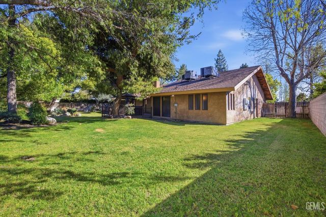 7700 Las Cruces Avenue, Bakersfield, CA 93309